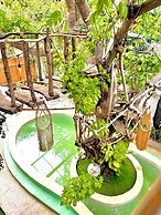 The Pool Treehouse Hotel