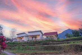 Santya Loka Lodge & Twin Waterfall