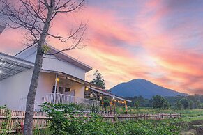 Santya Loka Lodge & Twin Waterfall