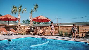 Driftwood Motel