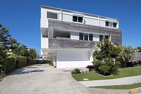 Palm Beach Luxe Townhouse walk to Beach