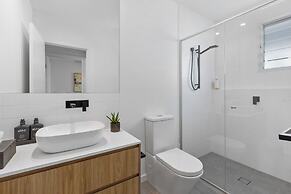 Palm Beach Luxe Townhouse walk to Beach