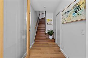 Palm Beach Luxe Townhouse walk to Beach