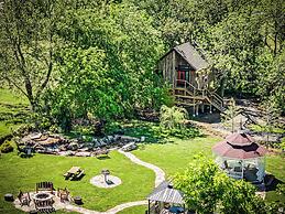 Fairway Treehouses