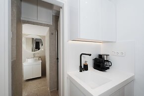 Central Athens Retreat-Stylish Apartment