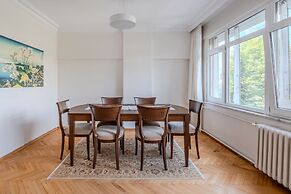 Flat With Balcony 4 min to Akmerkez Mall in Etiler