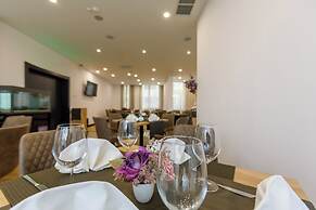 Blue Star Luxury Hotel