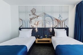 Blue Star Luxury Hotel