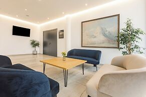 Blue Star Luxury Hotel