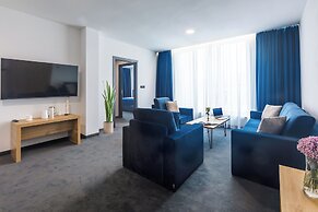 Blue Star Luxury Hotel