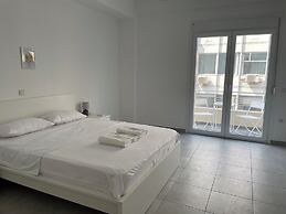 Vibrant Omonia Oasis, Modern Apartment in the Heart of Athens