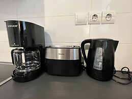 Vibrant Omonia Oasis, Modern Apartment in the Heart of Athens