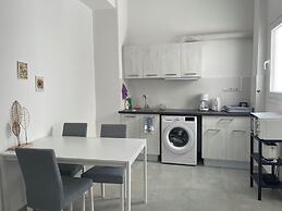 Vibrant Omonia Oasis, Modern Apartment in the Heart of Athens