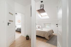 Dragonfly Old Town Apartment - LoftAffair