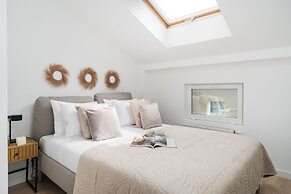 Dragonfly Old Town Apartment - LoftAffair