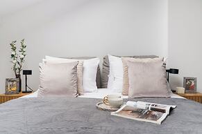 Dragonfly Old Town Apartment - LoftAffair