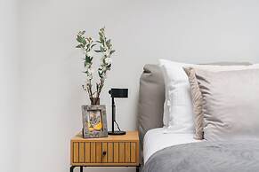 Dragonfly Old Town Apartment - LoftAffair