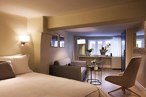 Vrachos Athens Suites