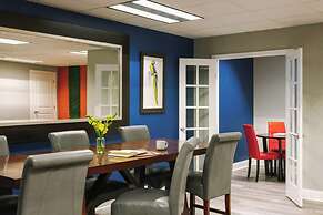 Stylish NOLA condos at 925 Common St