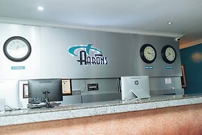 Aaron's Place Luxury Apartments & Rooms