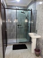 Aaron's Place Luxury Apartments & Rooms