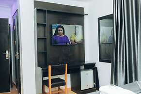 Aaron's Place Luxury Apartments & Rooms