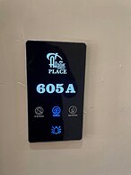 Aaron's Place Luxury Apartments & Rooms