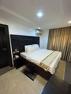 Aaron's Place Luxury Apartments & Rooms