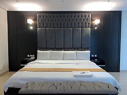 Aaron's Place Luxury Apartments & Rooms