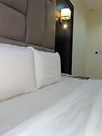 Aaron's Place Luxury Apartments & Rooms