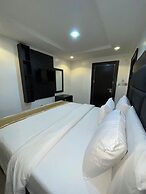 Aaron's Place Luxury Apartments & Rooms