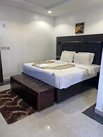 Aaron's Place Luxury Apartments & Rooms