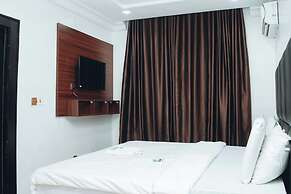 Aaron's Place Luxury Apartments & Rooms