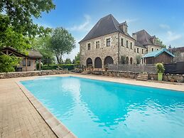 Lively Holiday Home With Private Pool