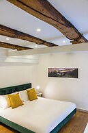 Quartieri Spagnoli Housing