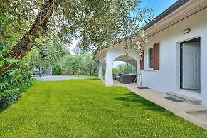 Ulivi House Private Pool & Lake View