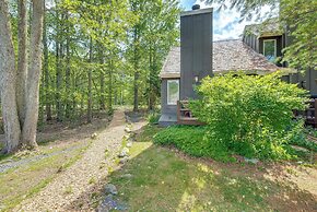 Pool & Marina Access: Condo w/ Deck in Jim Thorpe