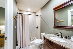 Pool & Marina Access: Condo w/ Deck in Jim Thorpe