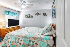 1/2 Mi to Ocean: Surfside Beach Resort Home