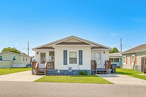 1/2 Mi to Ocean: Surfside Beach Resort Home