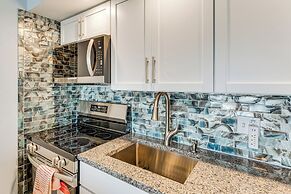 Cozy Daytona Beach Condo - Steps to Ocean!