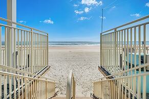 Cozy Daytona Beach Condo - Steps to Ocean!