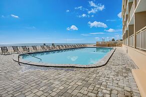 Cozy Daytona Beach Condo - Steps to Ocean!