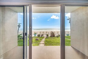 Cozy Daytona Beach Condo - Steps to Ocean!