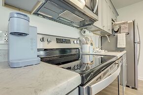 Beachy Gulf Shores Condo w/ Pool, Walk to Shore!