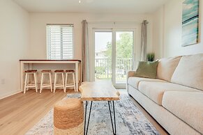 Beachy Gulf Shores Condo w/ Pool, Walk to Shore!