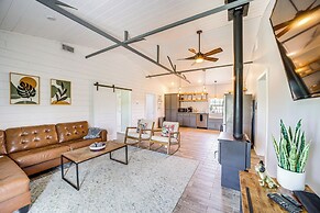 Peaceful Vinita Home w/ Fire Pit: 11 Mi to Lake!