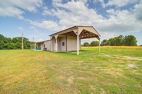 Peaceful Vinita Home w/ Fire Pit: 11 Mi to Lake!