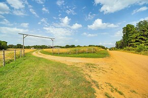 Peaceful Vinita Home w/ Fire Pit: 11 Mi to Lake!