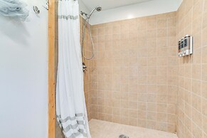 Houghton Lake Cottage w/ Patio: Walk to Waterfront